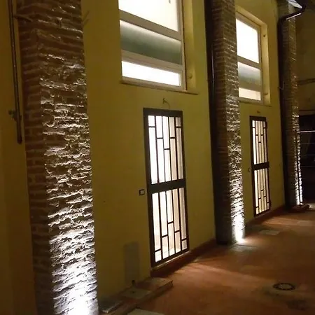 Albani Welcome Houses